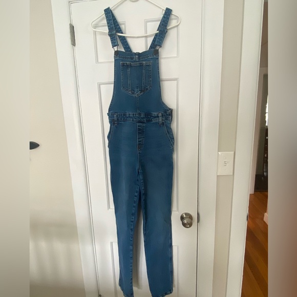 Old navy,  sz. 8 tall, overall . Slender fit. Inseam approximately 31-32” - Picture 1 of 2